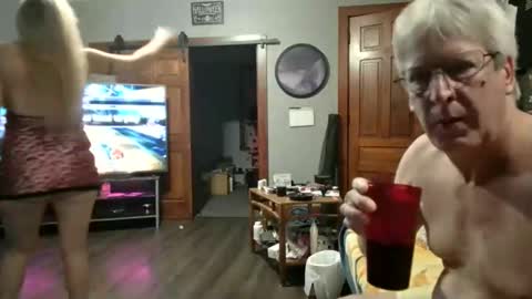 Snapshot of kdb6985 chatting on 11/08/25, 01:28 kdb6985 online show from 11/08/25, 01:28