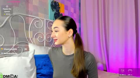 Kelly GMT 2 Su We Th Fr Sa   0300AM-09-00AM   online show from 09/27/25, 03:00