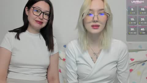 Snapshot of kebesheska chatting on 12/16/24, 02:57 Seb Polly Roxy Jonny online show from 12/16/24, 02:57