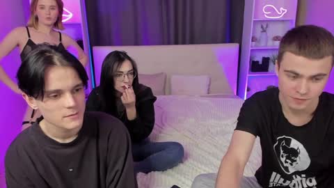 Snapshot of kebesheska chatting on 01/27/25, 11:11 Seb Polly Roxy Jonny online show from 01/27/25, 11:11