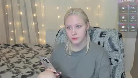 Snapshot of kebesheska chatting on 02/12/25, 01:48 Seb Polly Roxy Jonny online show from 02/12/25, 01:48