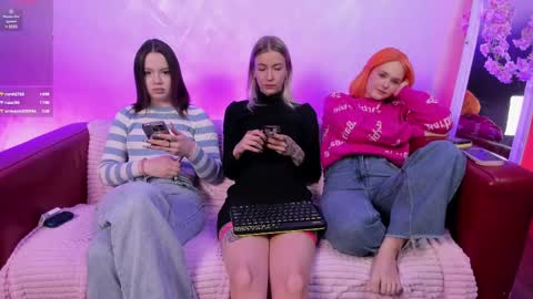 Snapshot of kebesheska chatting on 03/04/25, 02:53 Seb Polly Roxy Jonny online show from 03/04/25, 02:53