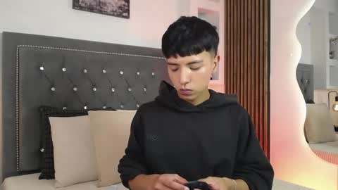 Snapshot of keen_nico chatting on 04/15/26, 12:23 nico online show from 04/15/26, 12:23
