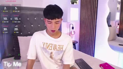 Snapshot of keen_nico chatting on 04/18/26, 12:53 nico online show from 04/18/26, 12:53