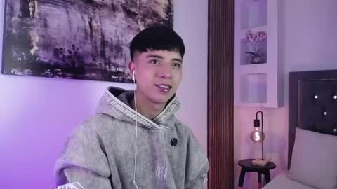 Snapshot of keen_nico chatting on 05/27/26, 01:19 nico online show from 05/27/26, 01:19