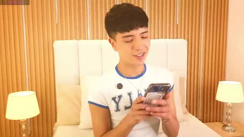 Snapshot of keen_nico chatting on 06/08/26, 01:00 nico online show from 06/08/26, 01:00