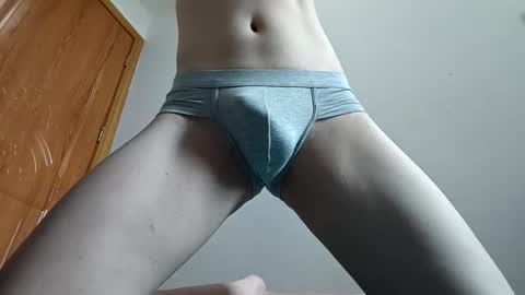 Snapshot of keepitsecret05 chatting on 02/04/25, 06:46 Eliot online show from 02/04/25, 06:46