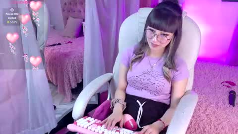 Snapshot of keiko_amane chatting on 04/30/26, 04:19 online show from 04/30/26, 04:19