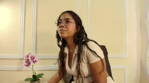 keila online show from 09/25/25, 11:58