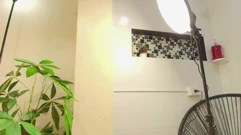 keila online show from 09/30/25, 12:10