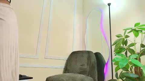 keila online show from 10/12/25, 12:26