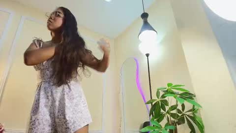 keila online show from 10/18/25, 12:17