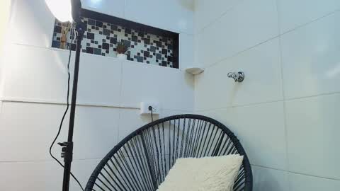 keila online show from 10/21/25, 12:17