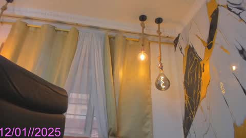 Snapshot of keila_mendoza chatting on 01/12/25, 05:33 Keila online show from 01/12/25, 05:33