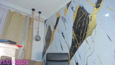 Snapshot of keila_mendoza chatting on 01/21/25, 09:04 Keila online show from 01/21/25, 09:04