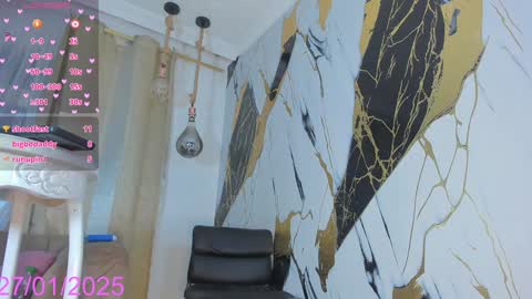 Snapshot of keila_mendoza chatting on 01/28/25, 01:08 Keila online show from 01/28/25, 01:08