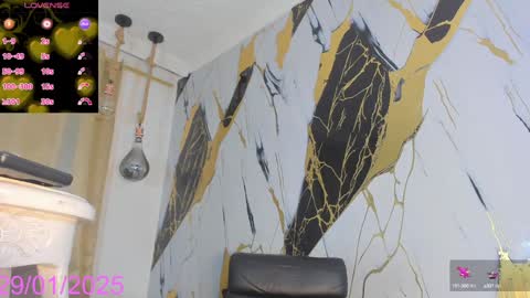 Snapshot of keila_mendoza chatting on 01/30/25, 12:18 Keila online show from 01/30/25, 12:18