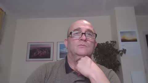 Snapshot of keilie1 chatting on 12/26/24, 06:54 keilie1 online show from 12/26/24, 06:54