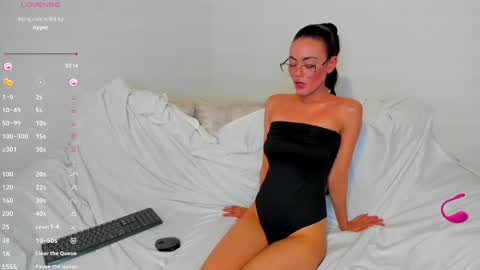 Keily brox online show from 03/07/25, 11:49