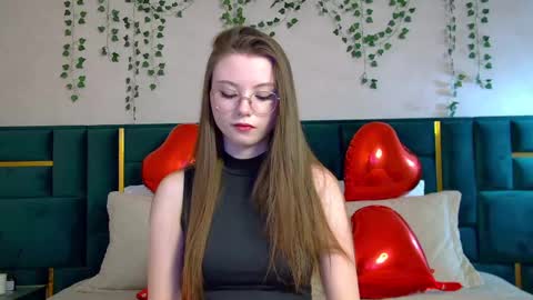 Keira online show from 02/15/25, 01:05
