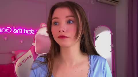 Keira online show from 12/02/25, 06:14