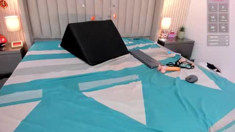 Snapshot of keisha_collins_ chatting on 11/02/25, 07:44 Keisha online show from 11/02/25, 07:44