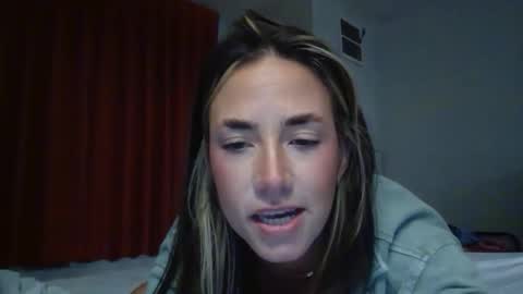 kekes2015 online show from 10/23/25, 04:23