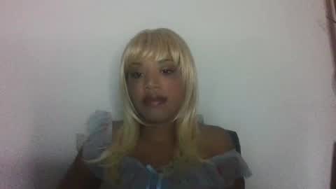 Snapshot of kelliecapri chatting on 01/12/26, 03:56 Kellie online show from 01/12/26, 03:56