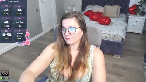 Snapshot of kellielowie chatting on 02/05/25, 10:51 kellielowie online show from 02/05/25, 10:51