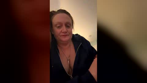kellilyn10 online show from 03/22/26, 08:51