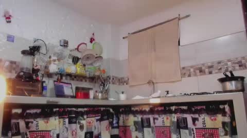 kelly__thomson online show from 12/18/24, 01:59