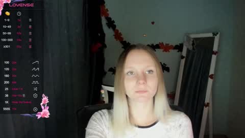 Kelly online show from 10/28/25, 01:14