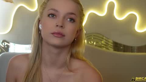 Kelly online show from 09/16/25, 06:03