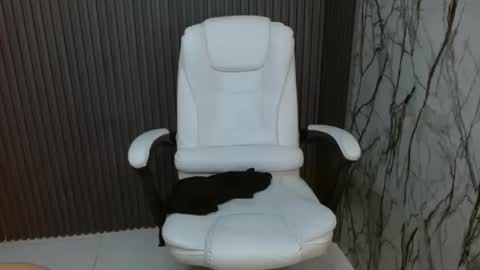 KEY online show from 09/18/25, 08:33