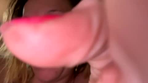 kelly_wight223 online show from 11/02/25, 12:07