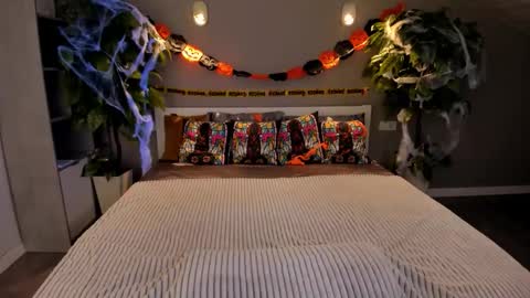 Kelly online show from 10/28/25, 06:50