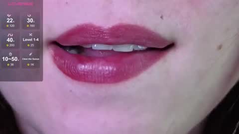 Snapshot of kellycrystall chatting on 10/18/25, 06:16 kellycrystall online show from 10/18/25, 06:16