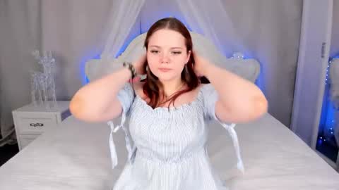 Snapshot of kellyfiery chatting on 11/25/25, 08:36 Kellyfiery online show from 11/25/25, 08:36