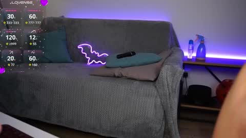 Kelly online show from 02/08/25, 01:00