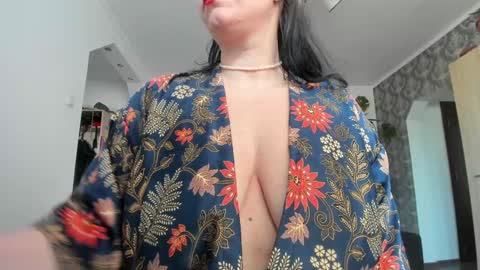 Monday - Friday  08 am - 3 pm GMT 3 online show from 02/07/25, 12:28