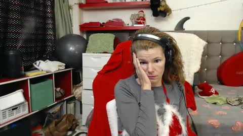 kelly online show from 12/25/24, 12:05