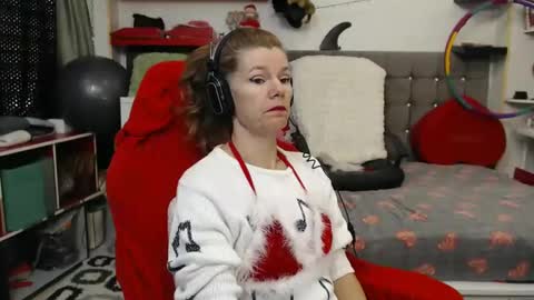 kelly online show from 12/26/24, 04:04