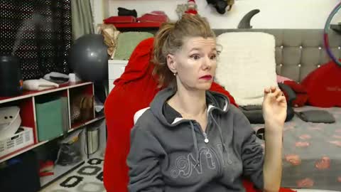 kelly online show from 12/27/24, 10:48
