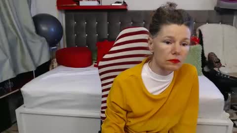 Snapshot of kellynumber chatting on 03/15/26, 10:32 kelly online show from 03/15/26, 10:32