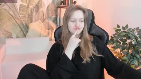 Snapshot of kellypoter chatting on 12/20/25, 09:16 kelly online show from 12/20/25, 09:16