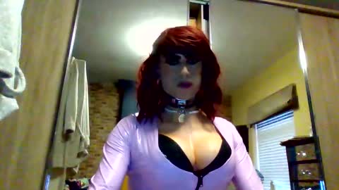 Snapshot of kellypvc1 chatting on 10/14/25, 04:52 kellypvc1 online show from 10/14/25, 04:52