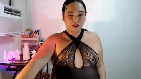 KELLY MCDOLEN online show from 07/26/26, 01:40
