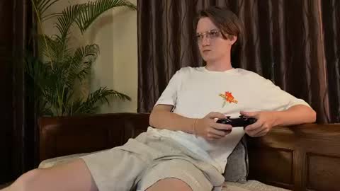 Kelly online show from 06/26/26, 06:12