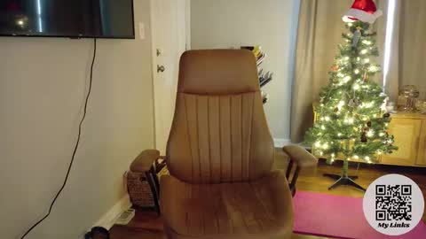 Snapshot of kelseyg23 chatting on 12/01/25, 07:41 Kelsey online show from 12/01/25, 07:41