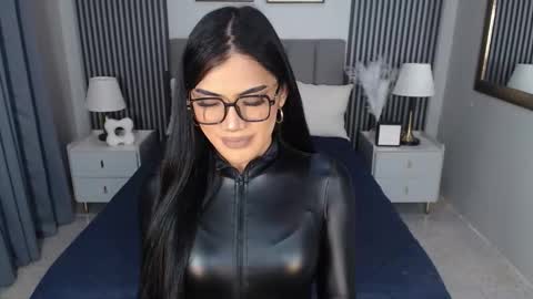 Snapshot of kelsie_silva chatting on 10/25/25, 01:24 kelsie_silva online show from 10/25/25, 01:24